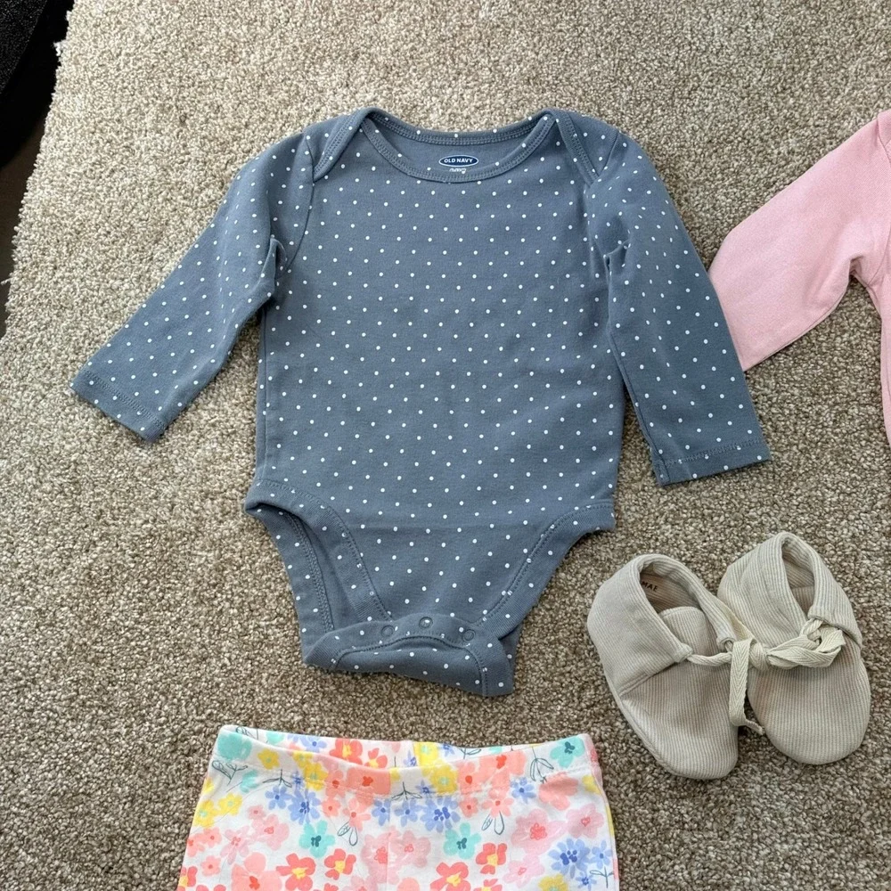Baby Girl Clothes Lot Old Navy Carters Cat & Jack 6-12M Bodysuits Leggings Shoes